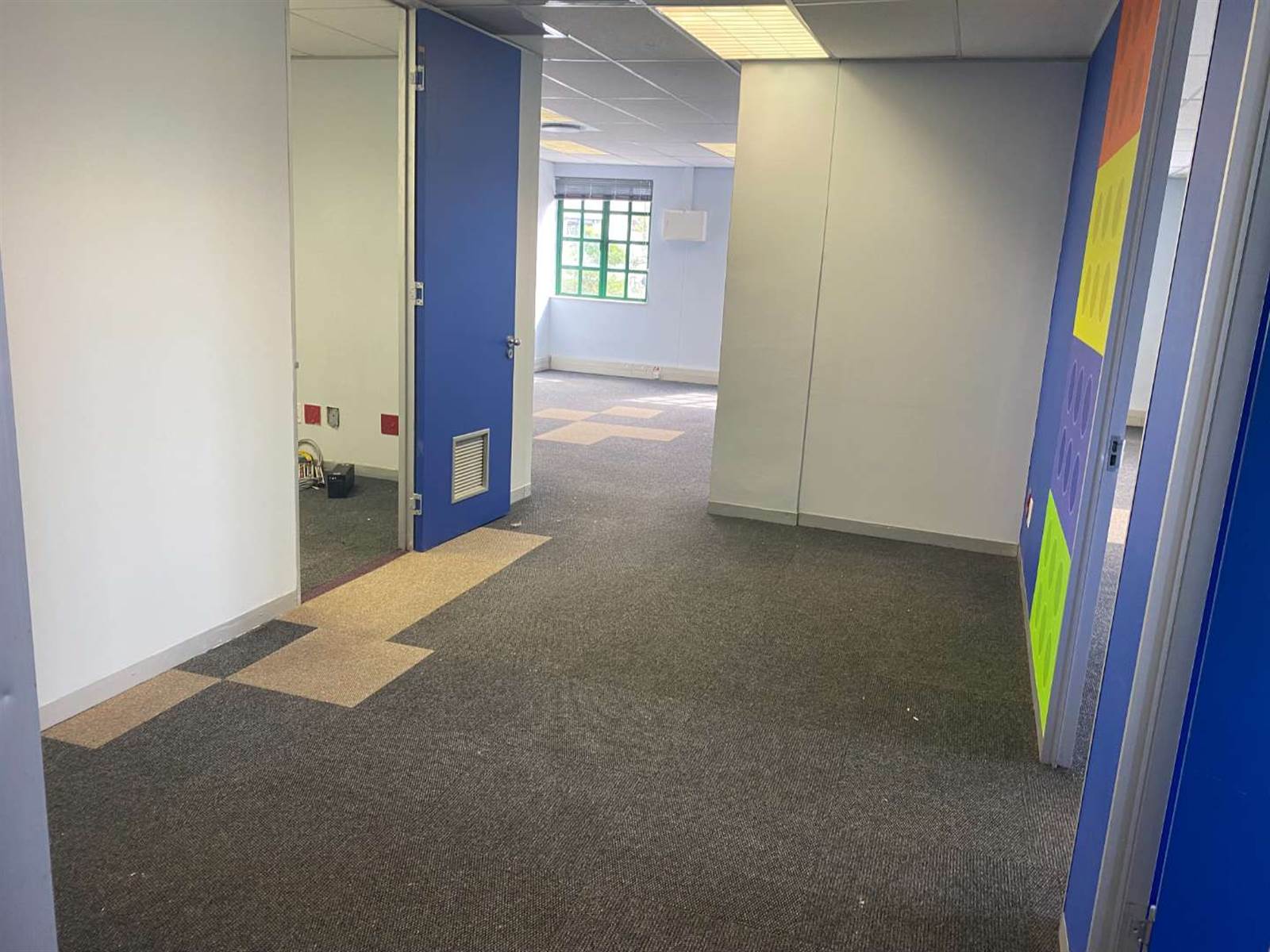 291  m² Office Space in Claremont photo number 4