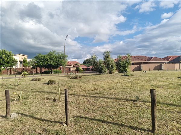 4 Bed Townhouse in Waterval East