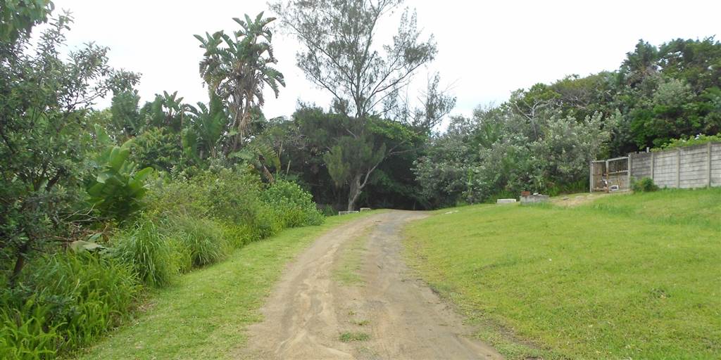 1018 m² Land available in Port Edward photo number 2