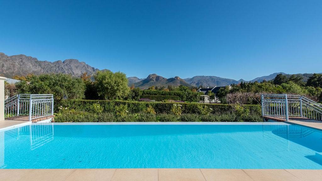 14 Bed House in Franschhoek photo number 9