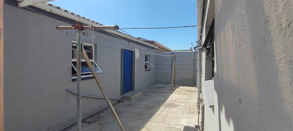 5 Bed House in Strandfontein photo number 22