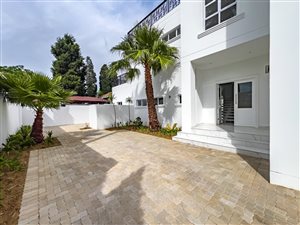 4 Bed House in River Club
