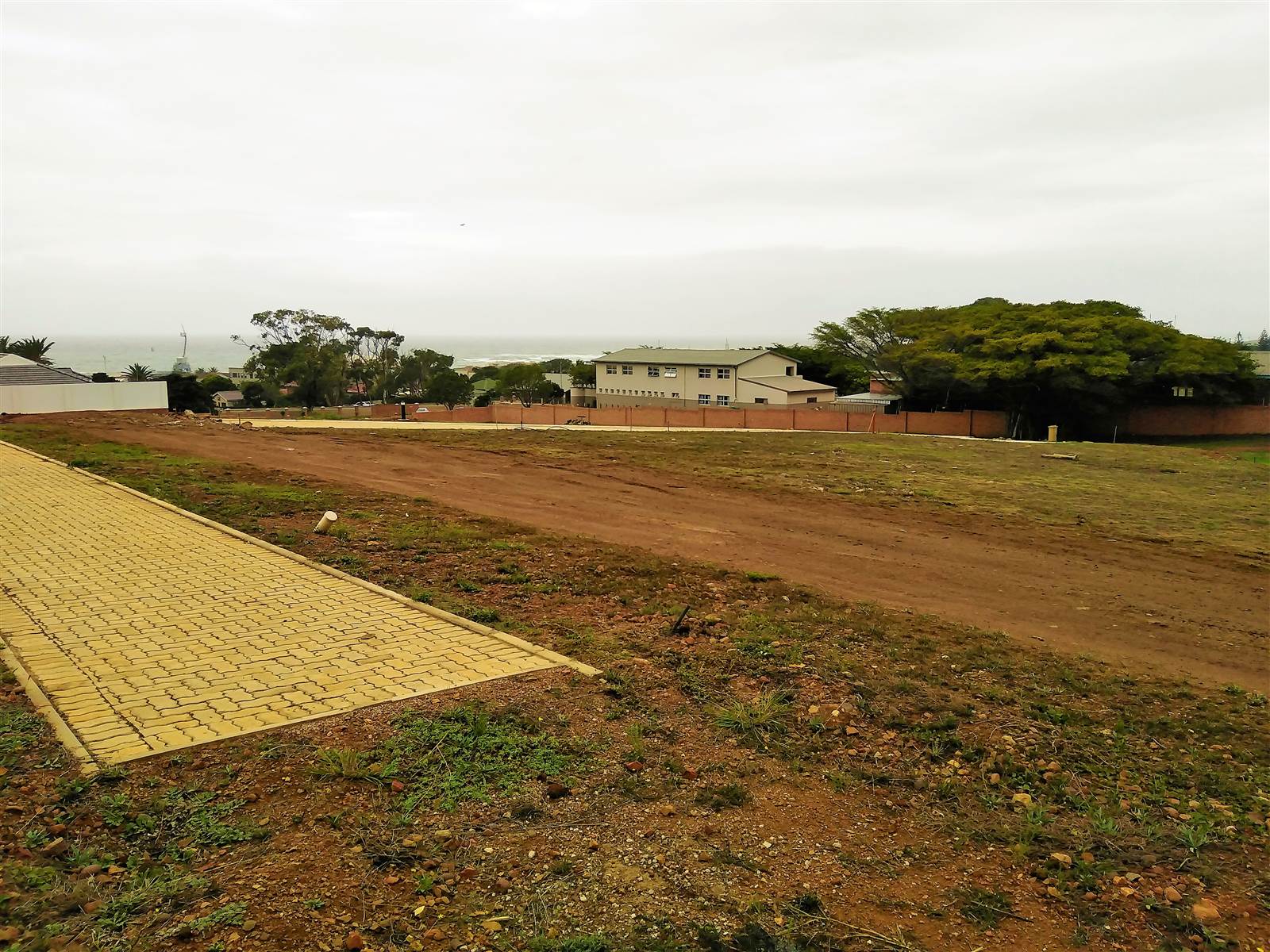 609 m² Land available in Jeffreys Bay photo number 1