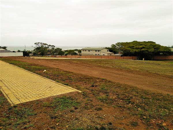 609 m² Land available in Jeffreys Bay