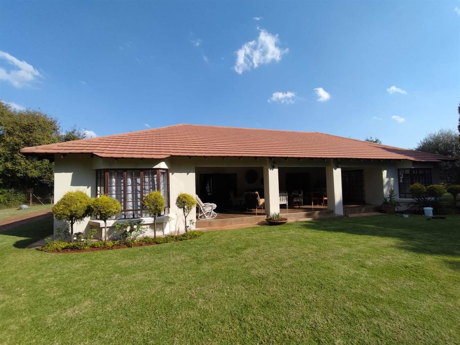 8 Bed House in Pretoria North photo number 1