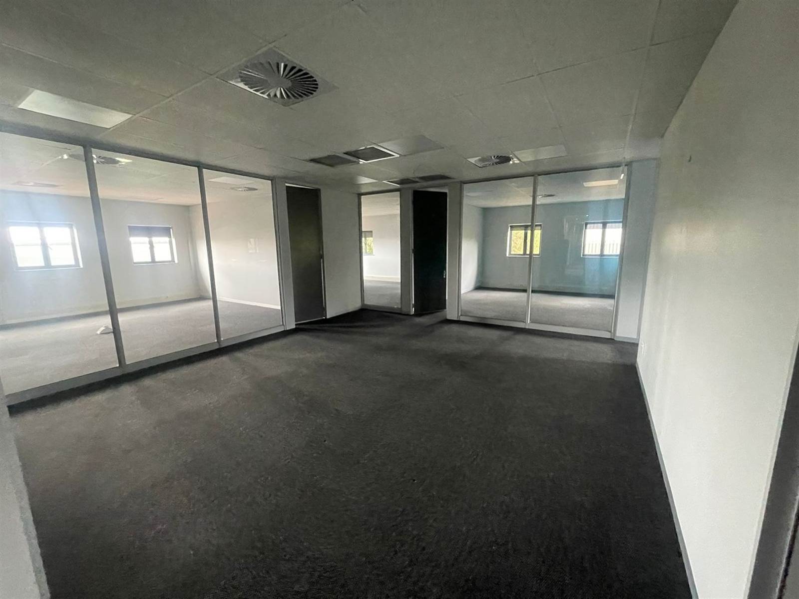 4740  m² Office Space in Meadowdale photo number 18