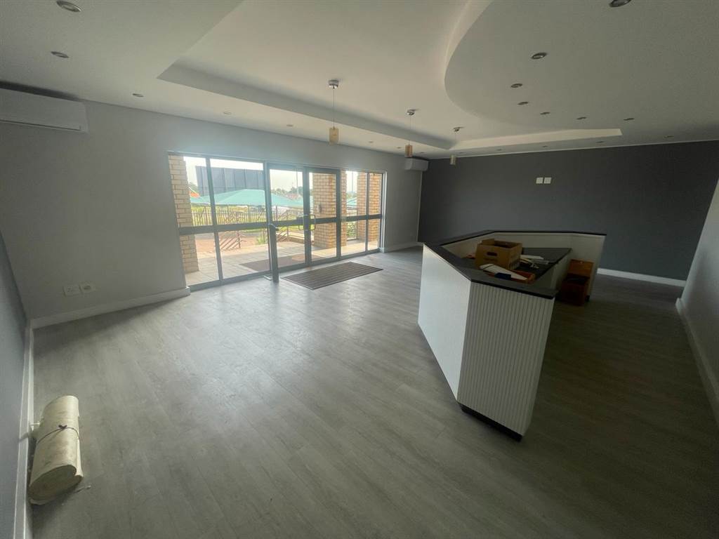 4740  m² Office Space in Meadowdale photo number 9