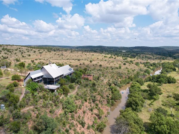 1 556 m² Farm 1 556 m² Farm