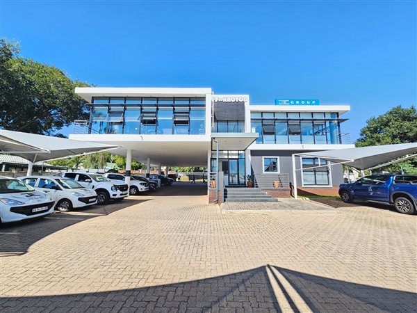 482  m² Office Space in Constantia Kloof