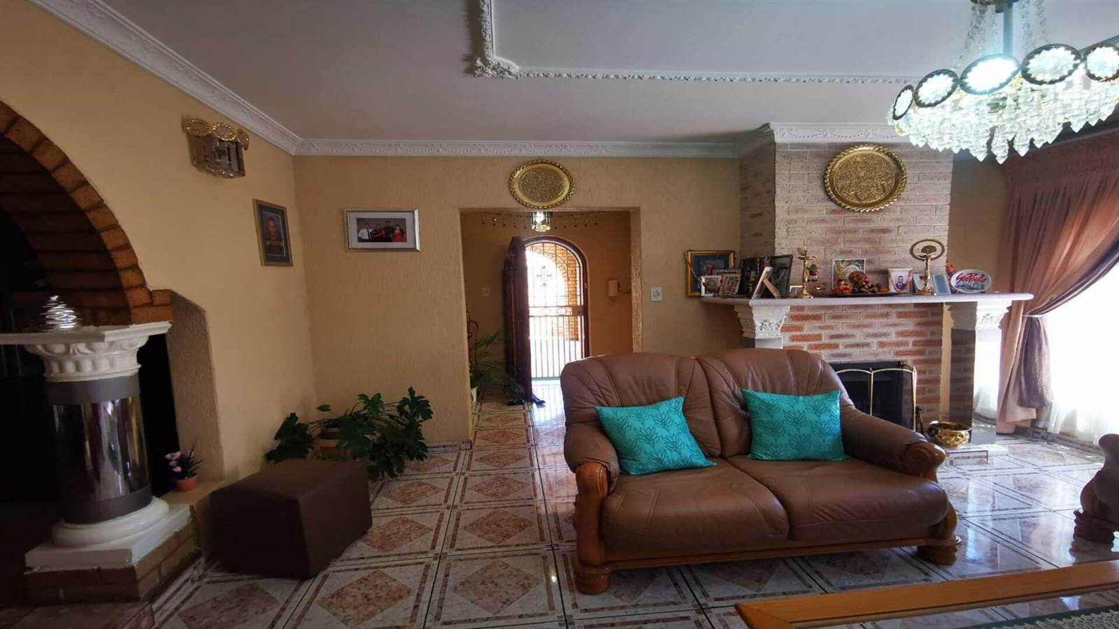 4 Bed House in Lenasia South photo number 8