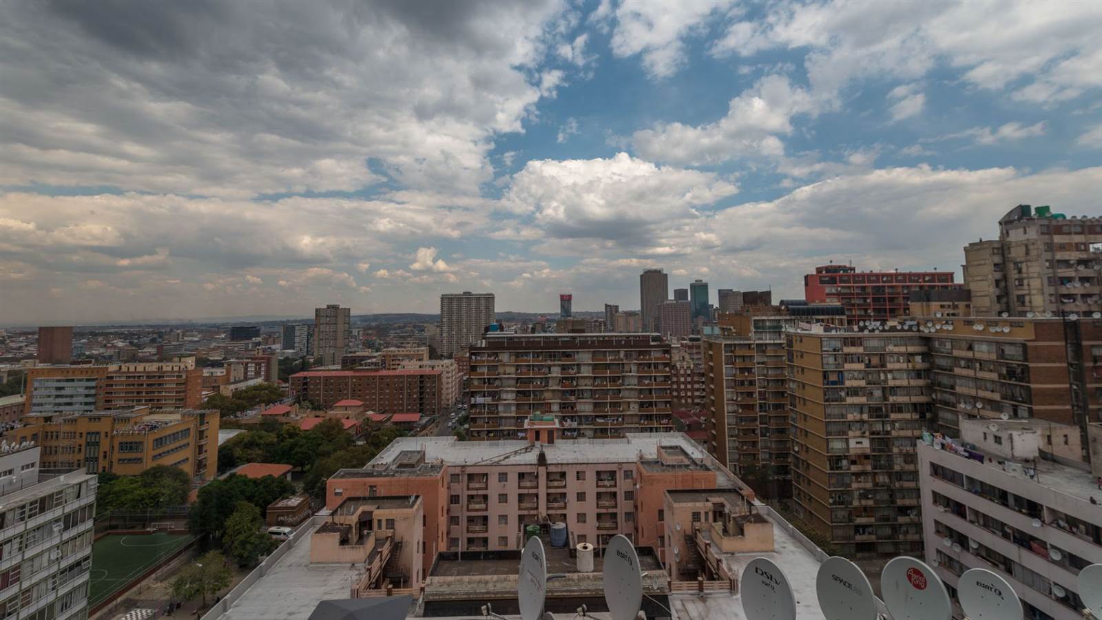 Studio Apartment in Hillbrow photo number 11