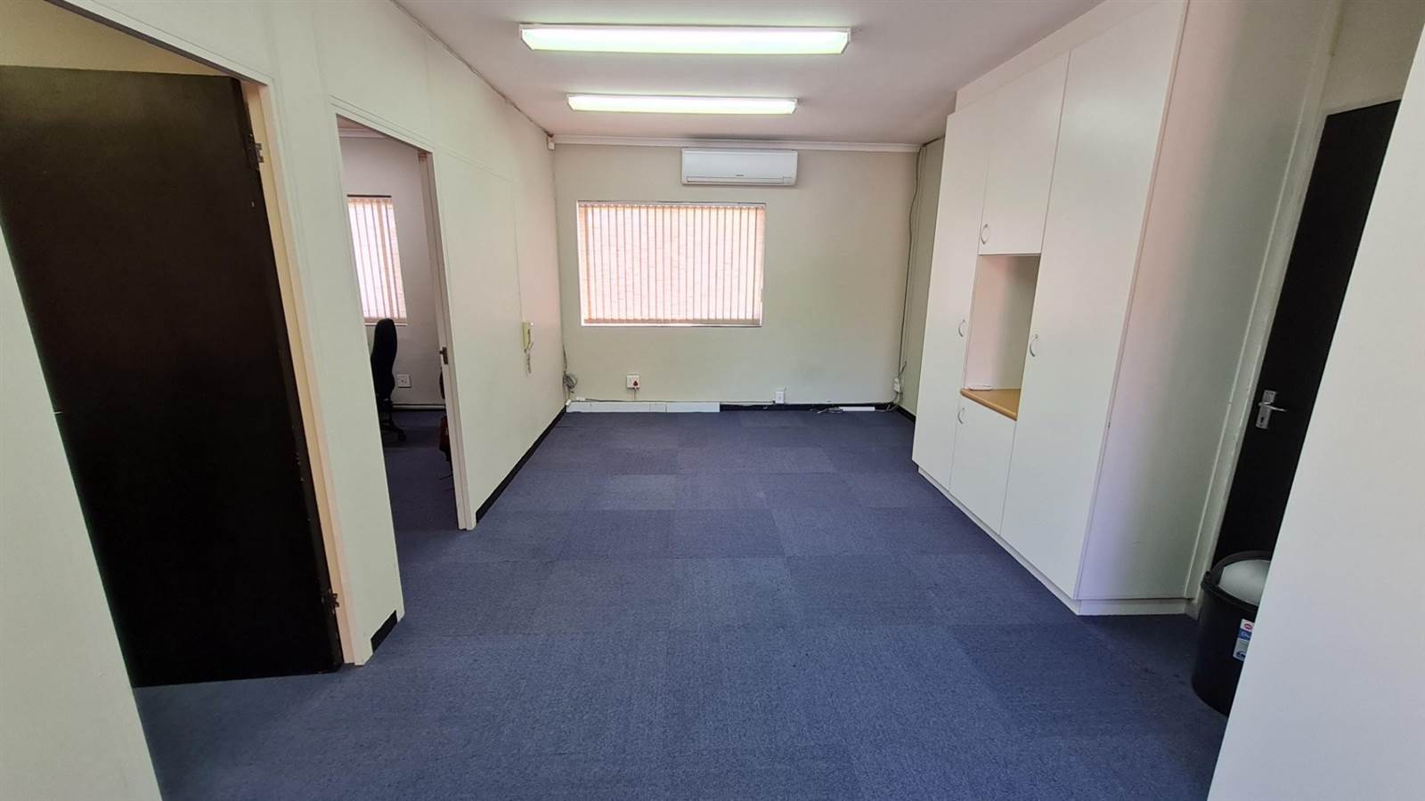 63  m² Office Space in Hoheizen photo number 6