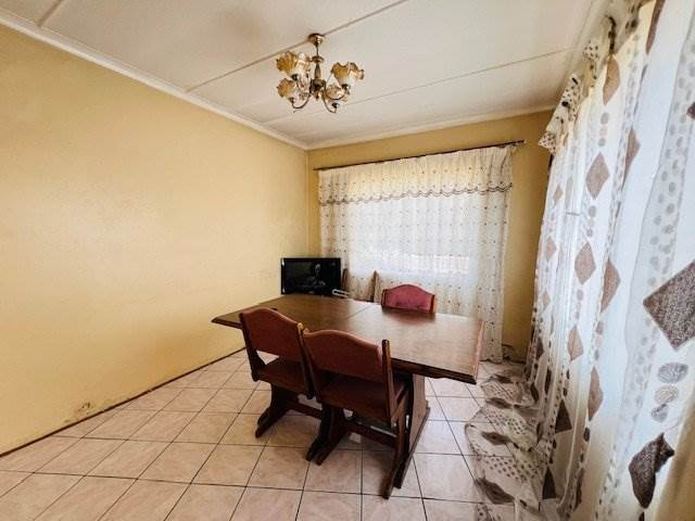 3 Bed House in Pietermaritzburg Central photo number 8