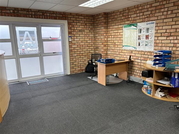 372 m² Commercial space 372 m² Commercial space
