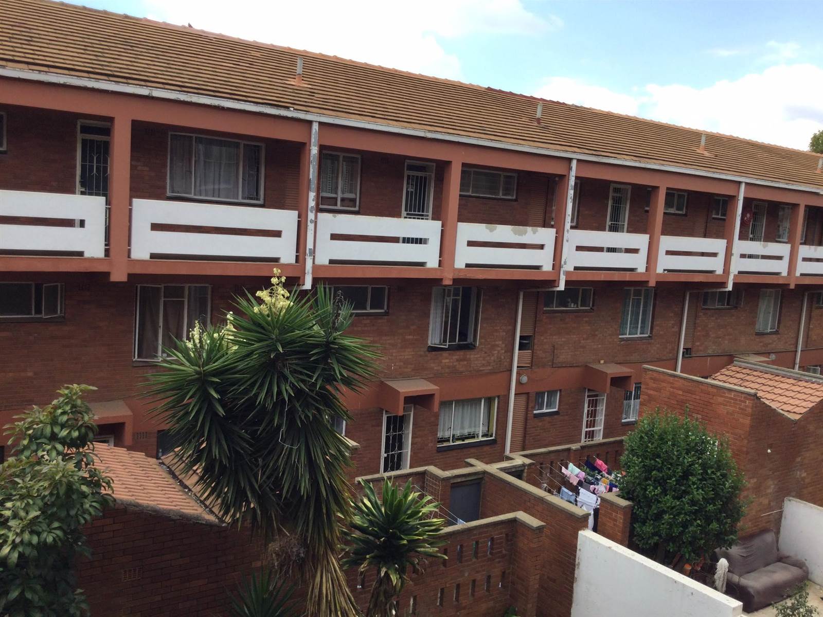 2 Bed Apartment in Jeppestown photo number 3