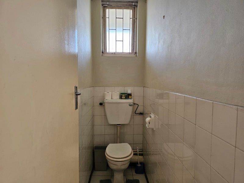 2 Bed Flat in Pinetown Central photo number 12