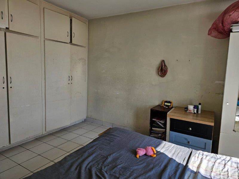 2 Bed Flat in Pinetown Central photo number 9