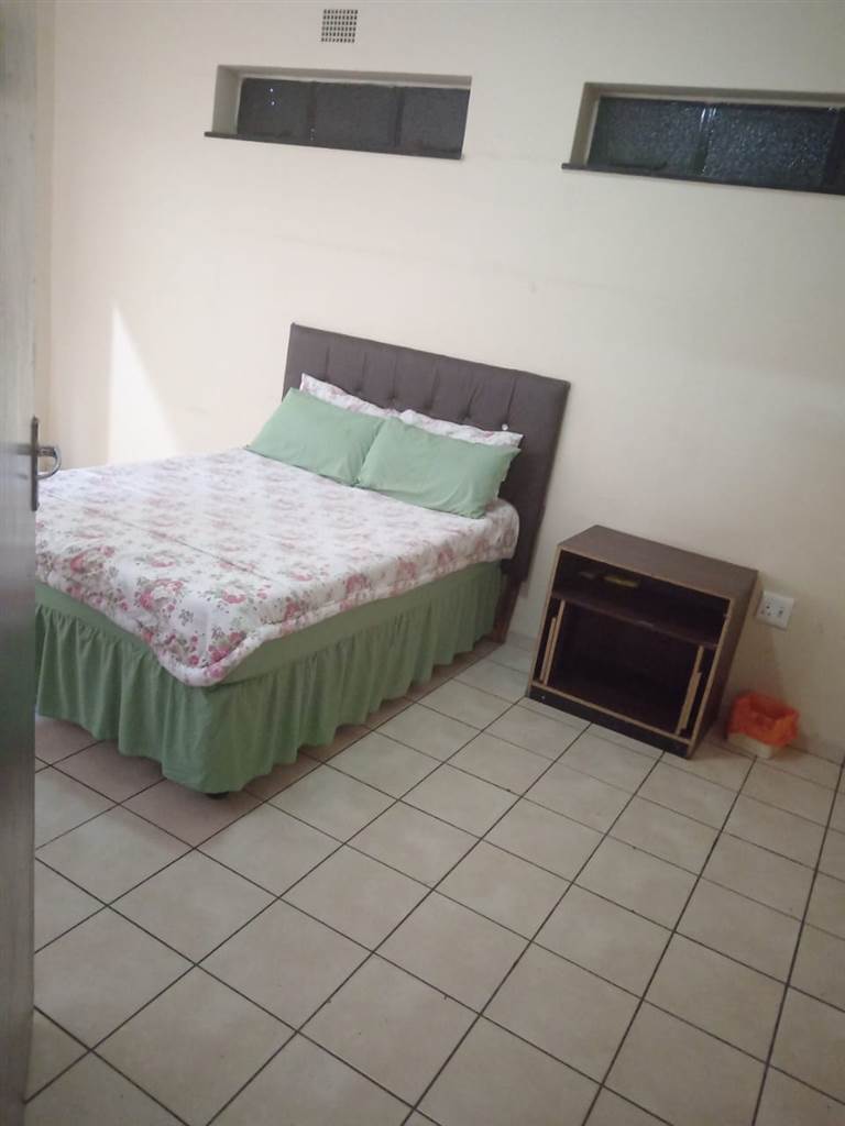 1 Bed House in Germiston Central photo number 1