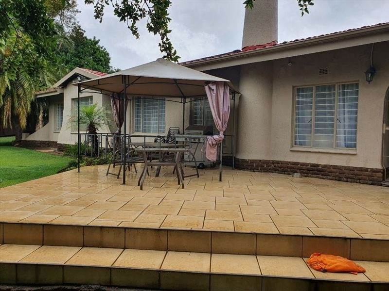 4 Bed House in Glen Marais photo number 1