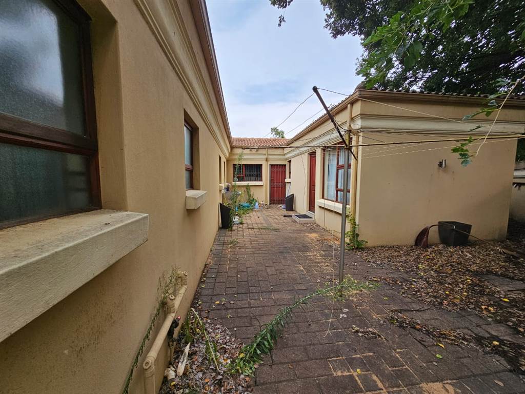 3 Bed House in Centurion CBD photo number 28