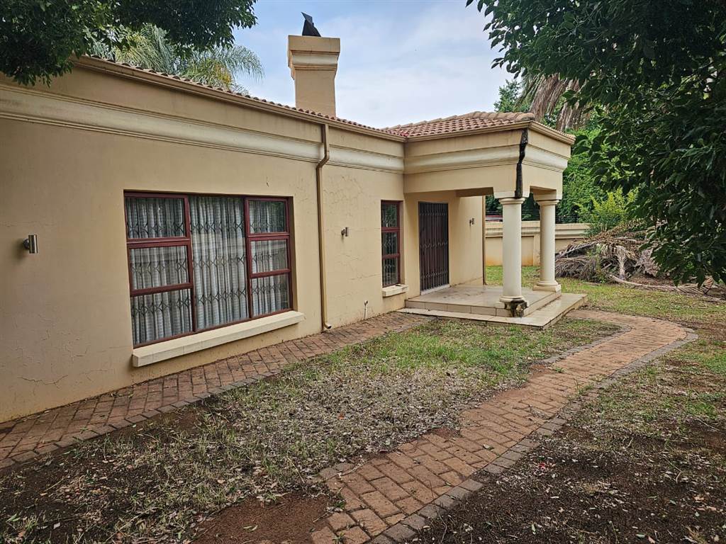 3 Bed House in Centurion CBD photo number 1