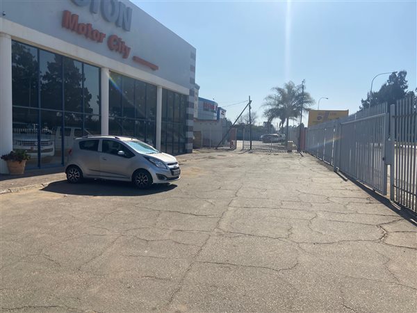 2300  m² Commercial space in Anderbolt