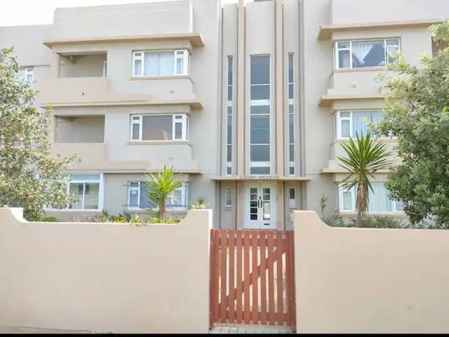 2 Bed Apartment in Summerstrand photo number 3
