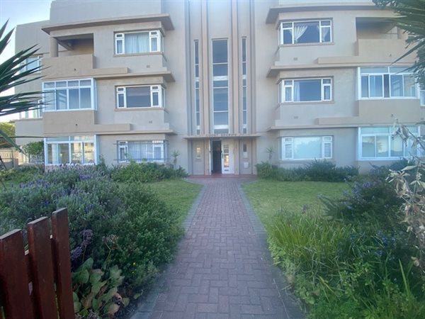 2 Bed Apartment in Summerstrand