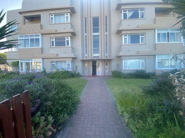 2 Bed Apartment in Summerstrand photo number 1