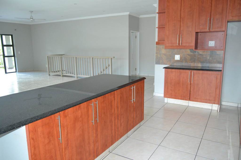 4 Bed House in Shelly Beach photo number 7