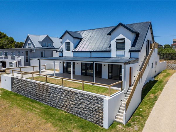 4 Bedroom House 4 Bedroom House