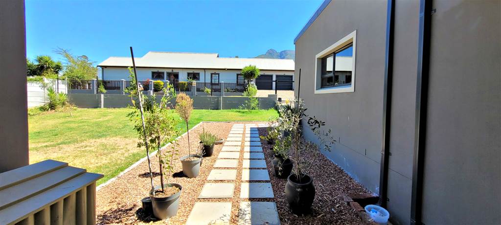 3 Bed House in Swellendam photo number 29