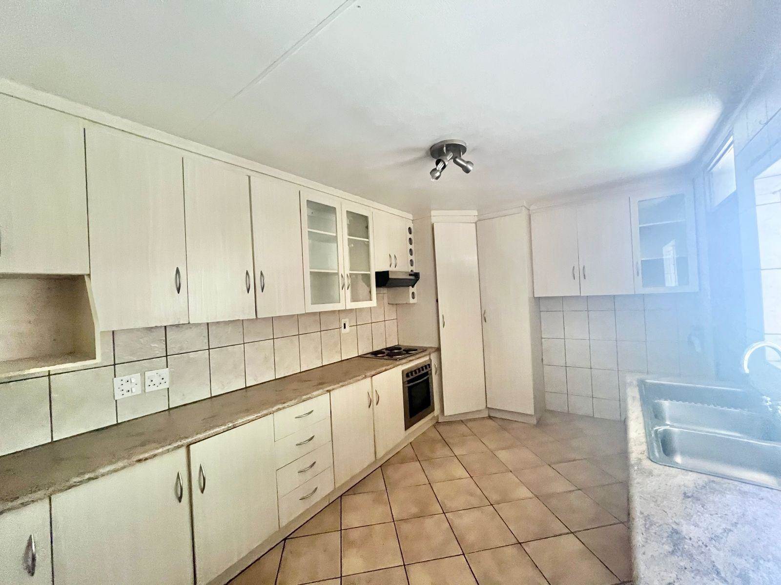 4 Bed House in Secunda photo number 12