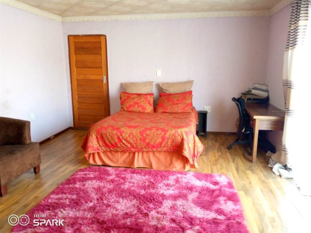 3 Bed House in Vosloorus photo number 15