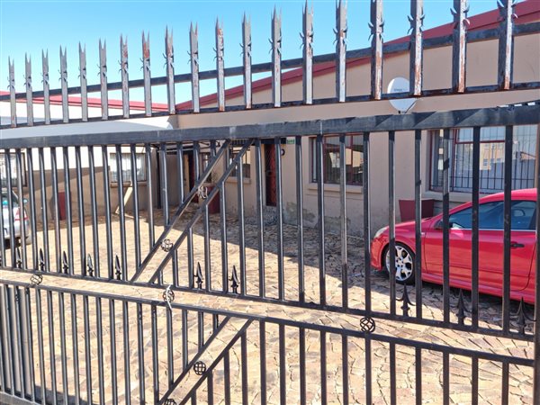 2 Bedroom House 2 Bedroom House