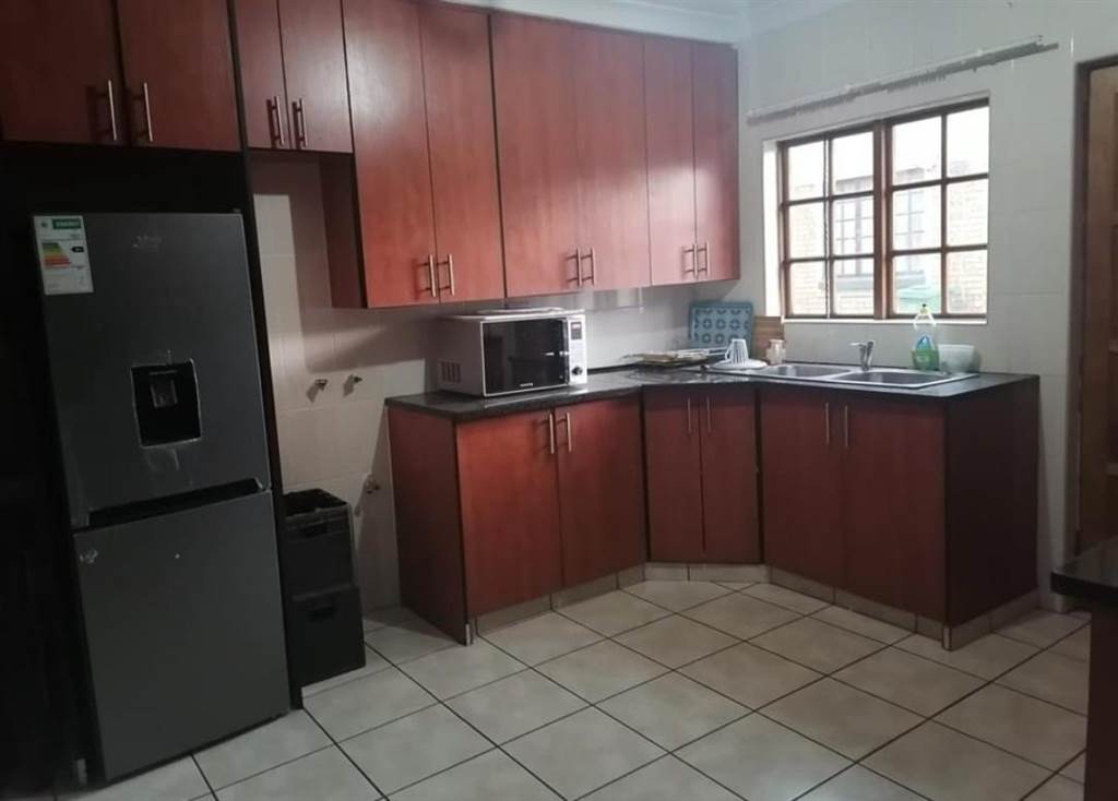 3 Bed Apartment in Middelburg Central photo number 1