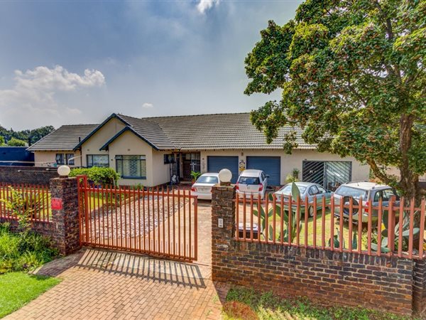 3 Bedroom House 3 Bedroom House