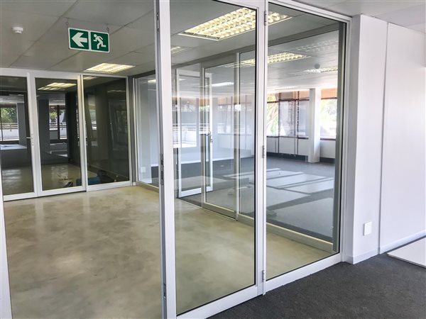 1442  m² Commercial space in Cresta