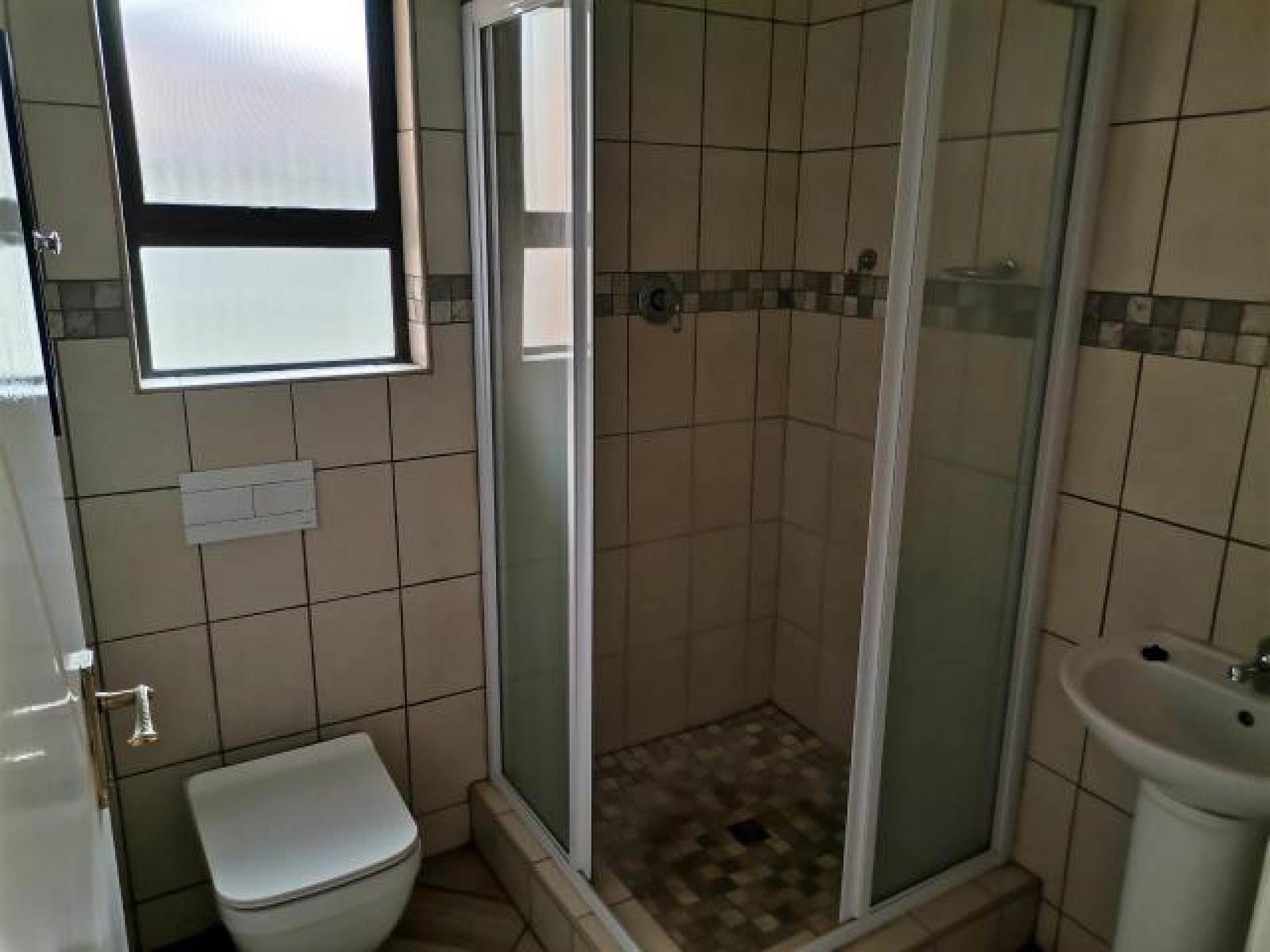 3 Bed House in Bloemfontein photo number 12