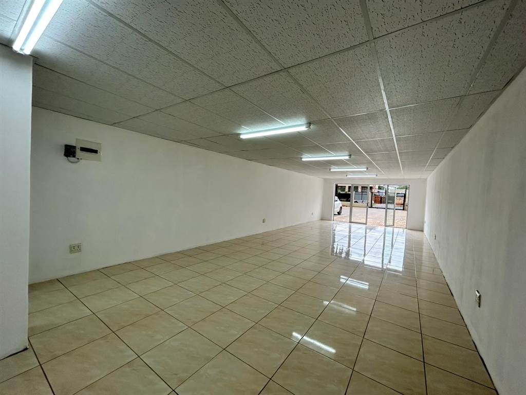 77  m² Commercial space in Emmarentia photo number 8