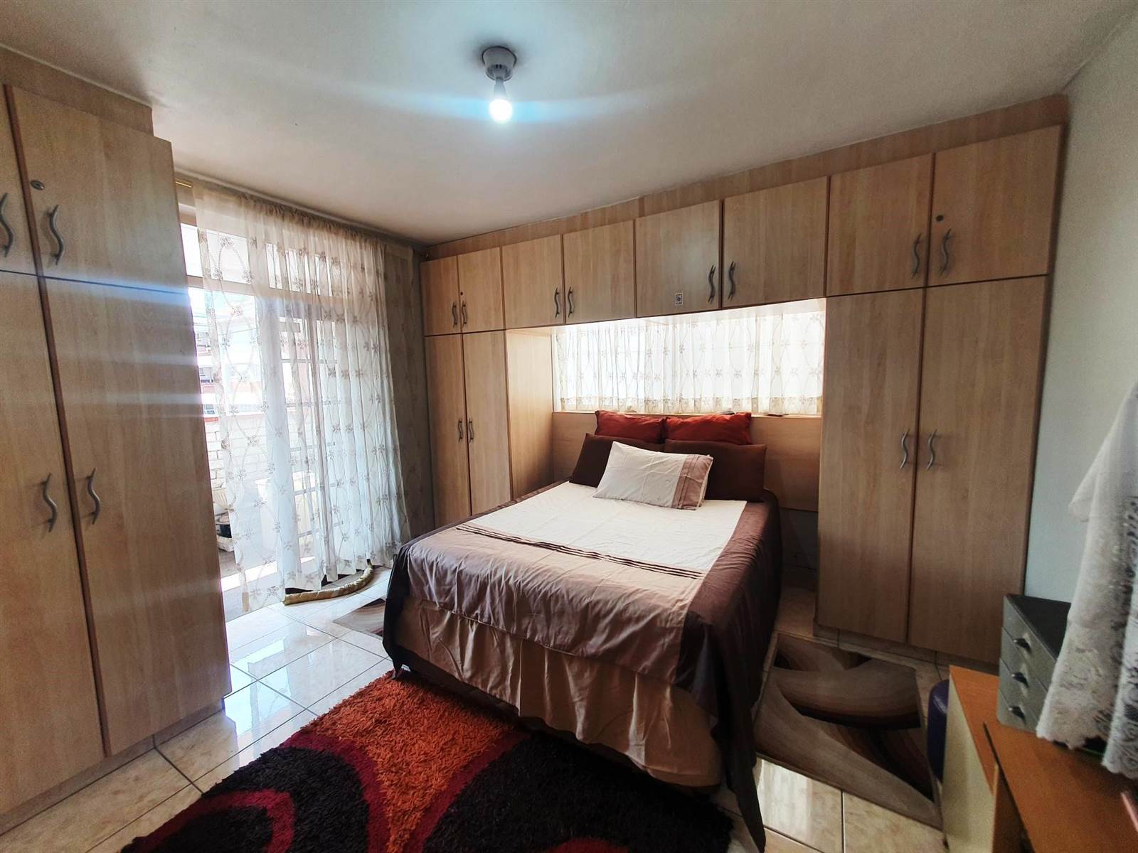 3 Bed Apartment in Durban CBD photo number 8