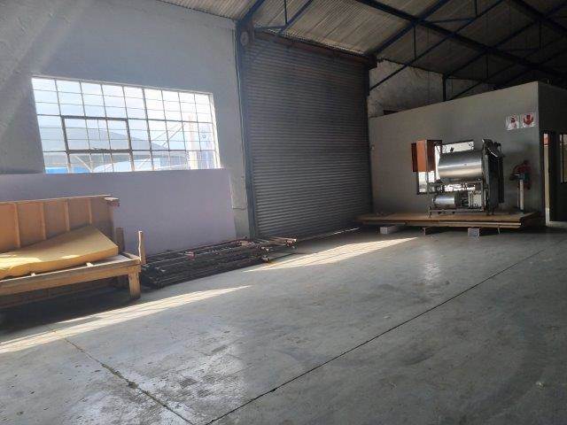 720  m² Industrial space in Hamilton photo number 9