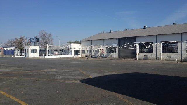 720  m² Industrial space in Hamilton photo number 1
