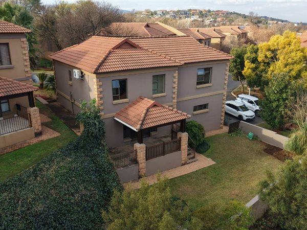 4 Bedroom Townhouse