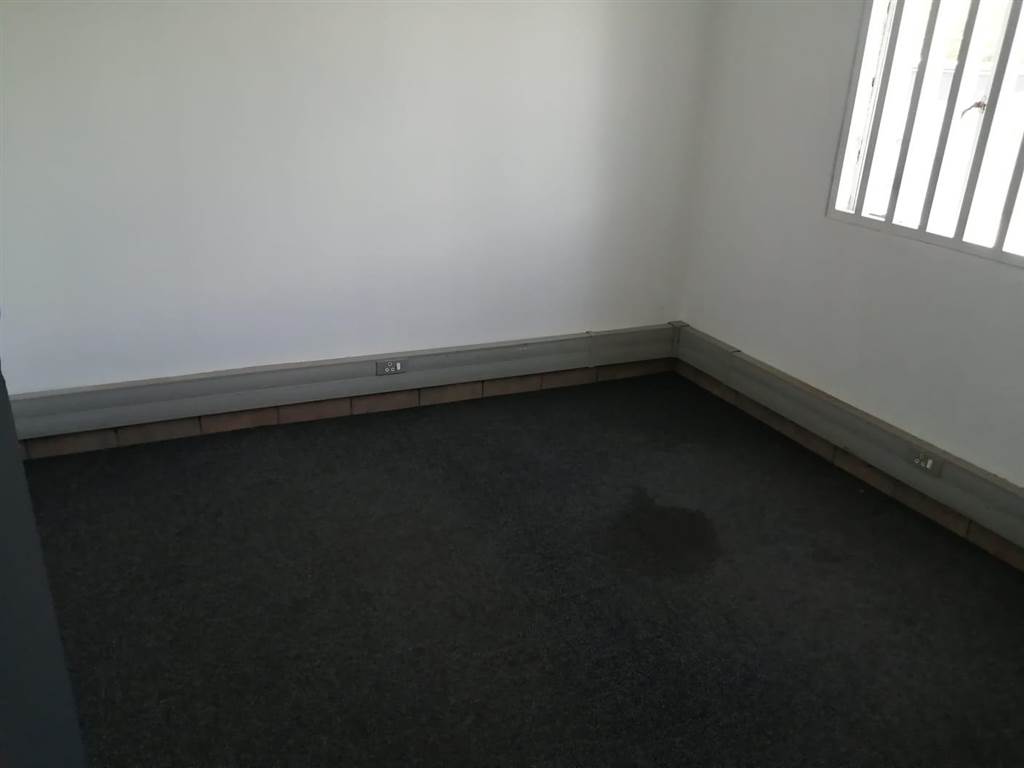 380  m² Industrial space in Lenasia photo number 17