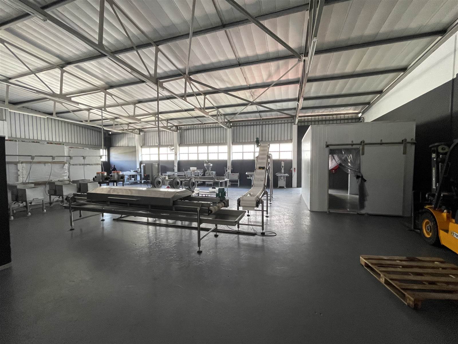 733  m² Industrial space in Hillcrest Central photo number 4