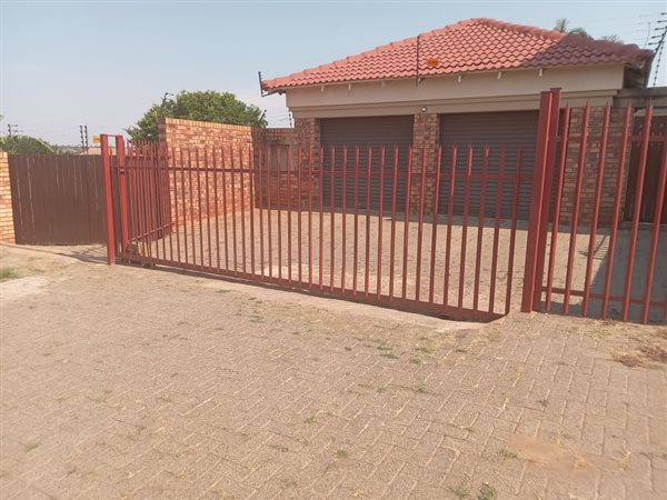 3 Bed House in Modelpark