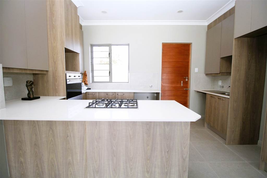 3 Bed House in Waterkloof photo number 19