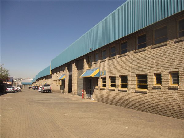 858  m² Industrial space