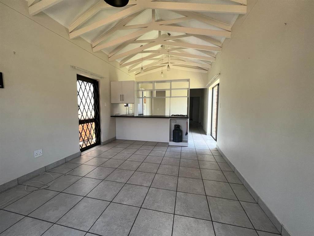 3 Bed Townhouse in Potchefstroom Central photo number 5